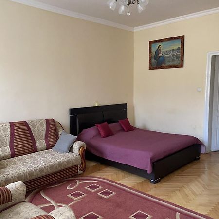 Apartments Near The Church Of Olga And Elizabeth Lviv Exterior photo